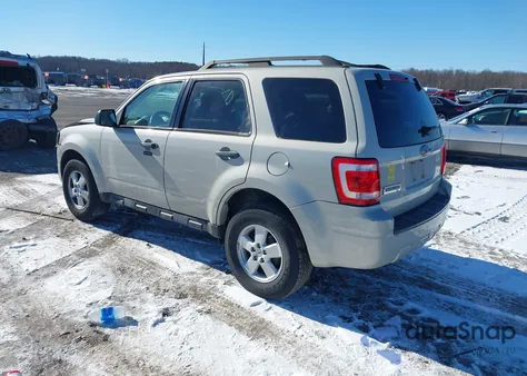 2009 Ford Escape Xlt from USA, damaged, VIN 1FMCU03729KA21715